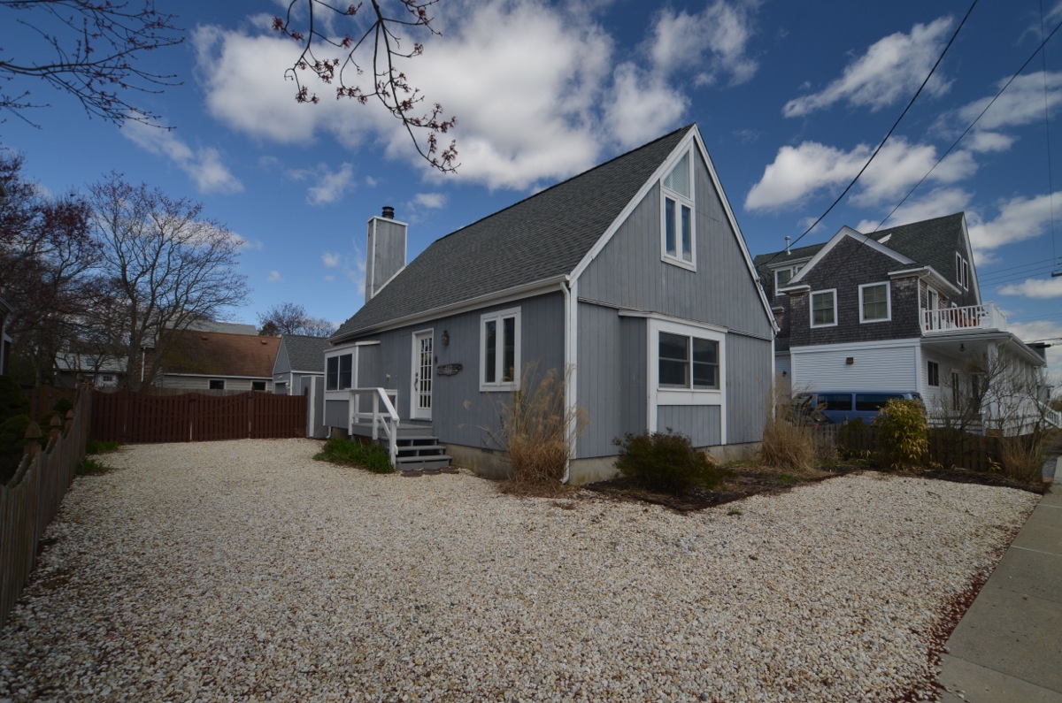 New Listing 440 Club Drive, Bay Head A YearRound Getaway Suzie